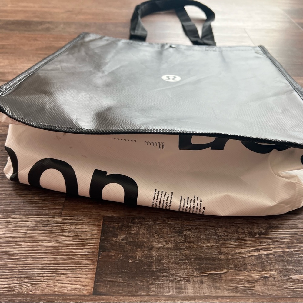 BUNDLE OF 2 BAGS - Lululemon Bags - 13x15 - Picture 4 of 6